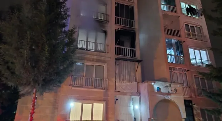 Bursa'da apartman dairesinde çıkan yangında 1 kişi yaralandı, 1 kişi dumandan etkilendi