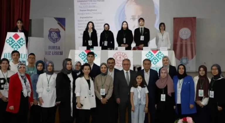 Bursa’da Edebiyat Rüzgârı: Yazar Okumaları Paneli Gerçekleşti








