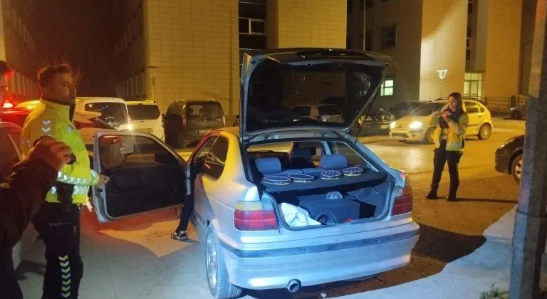 Bursa'da hastane bahçesinde yüksek sesle müzik dinleyen sürücüye para cezası uygulandı