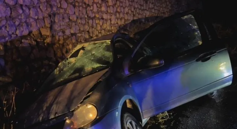 Bursa'da iki otomobilin çarpıştığı kazada 2 kişi öldü, 6 kişi yaralandı