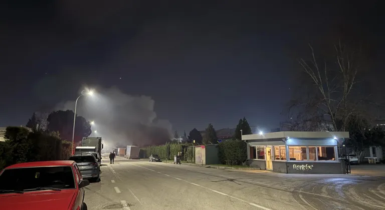 Bursa'da tekstil fabrikasının depo bölümünde çıkan yangın söndürüldü