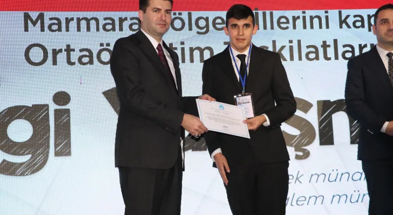 Bursa'da Ülkü Ocakları Eğitim ve Kültür Vakfınca bilgi yarışması düzenlendi