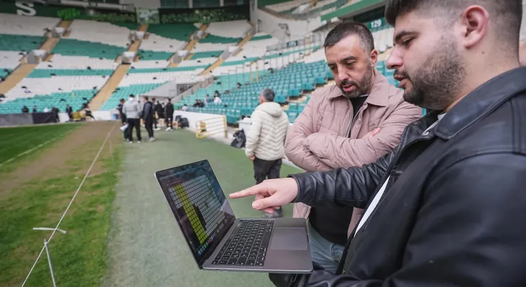 Bursaspor, şampiyonluğunu ilan ederek 1. Lig'e yükselmeyi garantiledi