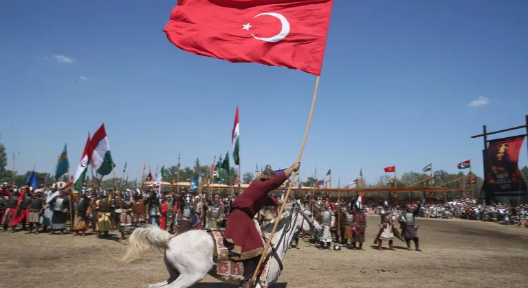 Büyük Hun-Türk Kurultayı ikinci gününde binlerce ziyaretçiyi ağırladı