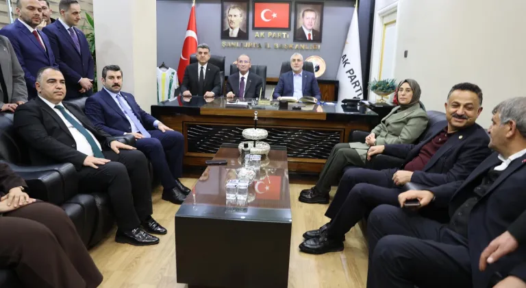 Çalışma ve Sosyal Güvenlik Bakanı Işıkhan, AK Parti Şanlıurfa İl Başkanlığını ziyaret etti