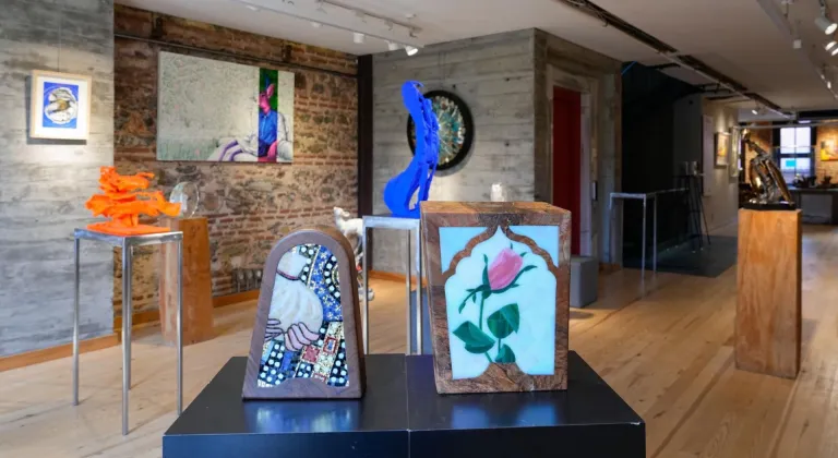 Camhane Art Gallery "Açık 21 Alan" sergisiyle açıldı