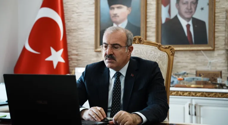 Çanakkale Valisi Toraman, AA'nın "Yılın Kareleri" oylamasında tercihlerini yaptı