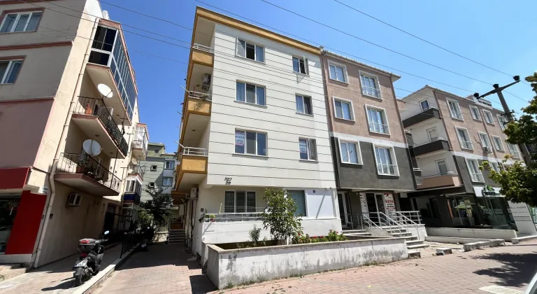 Çanakkale'de binada yapılan ilaçlamadan zehirlendiği öne sürülen çocuk öldü, anne yoğun bakıma alındı