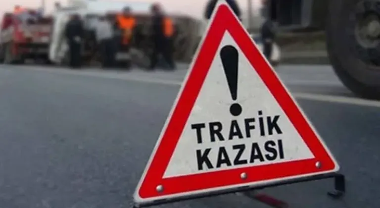 Çanakkale'de kaza: Otomobil direğe çarptı, 2 ölü