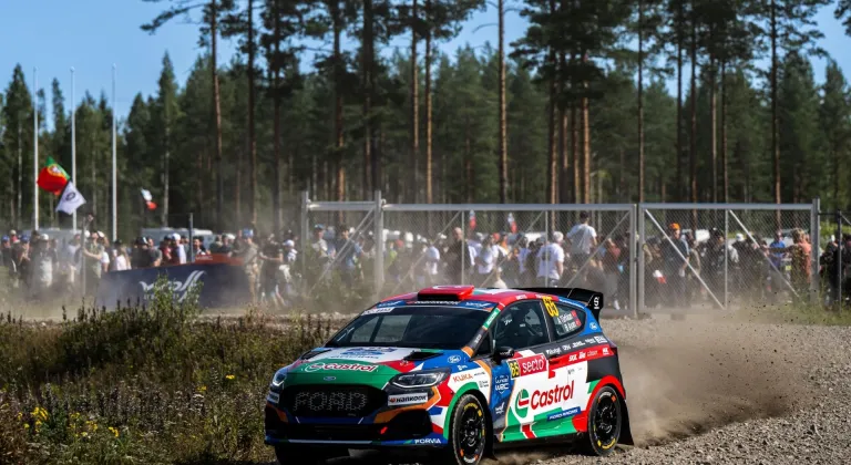 Castrol Ford Team Türkiye Finlandiya Rallisi'nde beşinci oldu