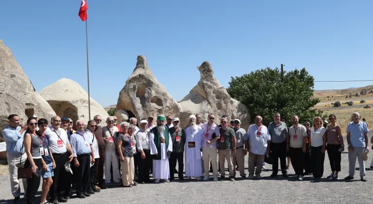 Çeşitli ülkelerden Bektaşi dervişleri Kapadokya'nın tarihi merkezlerini ziyaret etti