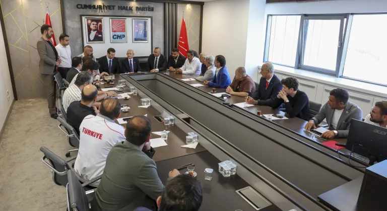 CHP Genel Başkanı Kılıçdaroğlu, partisinin Spor Kurulu üyeleriyle bir araya geldi