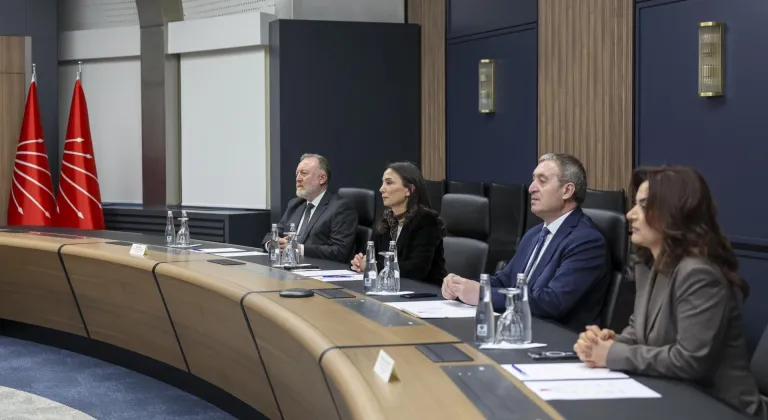 CHP Genel Başkanı Özel, DEM Parti heyeti ile görüştü