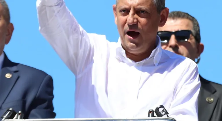 CHP Genel Başkanı Özel, partisinin Rize mitinginde konuştu: