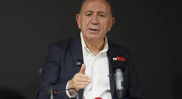 CHP İstanbul İl Başkanlığı'nda partiye katılım töreni düzenlendi