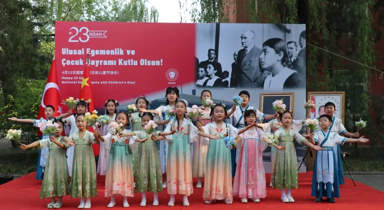 Çin'de 23 Nisan Ulusal Egemenlik ve Çocuk Bayramı kutlandı