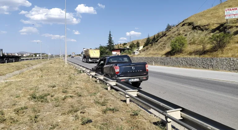Çorum'da ambulans ile pikabın çarpışması sonucu 5 kişi yaralandı