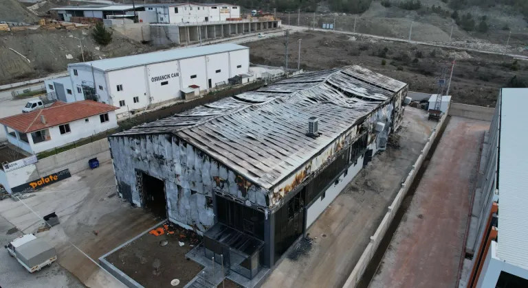 Çorum'da yangın çıkan lavaş fabrikası kullanılamaz hale geldi