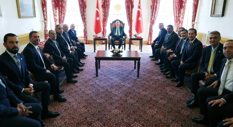 Cumhurbaşkanı Erdoğan, 4 kulübün başkanlarını ve yöneticilerini kabul etti: