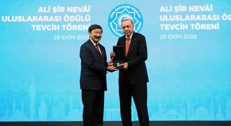 Cumhurbaşkanı Erdoğan: "Cumhuriyet Bayramımızı 'Aile Meclisimiz' olan Türk Devletleri Teşkilatından kardeşlerimizle beraber kutlamanın heyecanını yaşıyoruz"