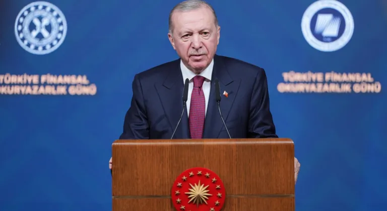 Cumhurbaşkanı Erdoğan: "Devlet olarak İstanbul'u küresel bir finans ve cazibe merkezi yapmak için yoğun bir mesai harcadık ve harcıyoruz."