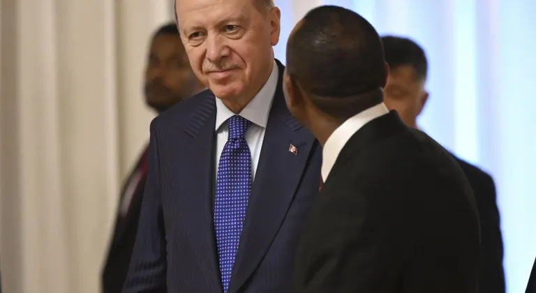 Cumhurbaşkanı Erdoğan: "(Etiyopya) 200'ü aşkın firmamızın 2,5 milyar doları bulan yatırımlarıyla yaklaşık 20 bin Etiyopyalının istihdamına destek olması kıvanç vesilesidir"