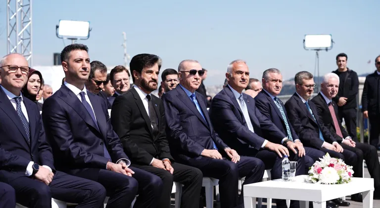 Cumhurbaşkanı Erdoğan: "İstanbul Park 2027-2031 yılları arasında tam 5 dönem boyunca göz dolduran, heyecanlı, seyir zevki yüksek yarışlara ev sahipliği yapacaktır."