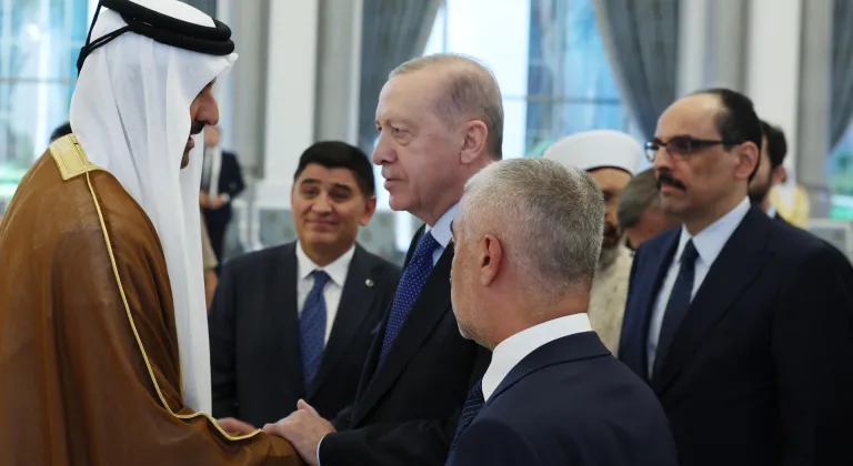 Cumhurbaşkanı Erdoğan, Katar Emiri Temim'e taziyelerini iletti