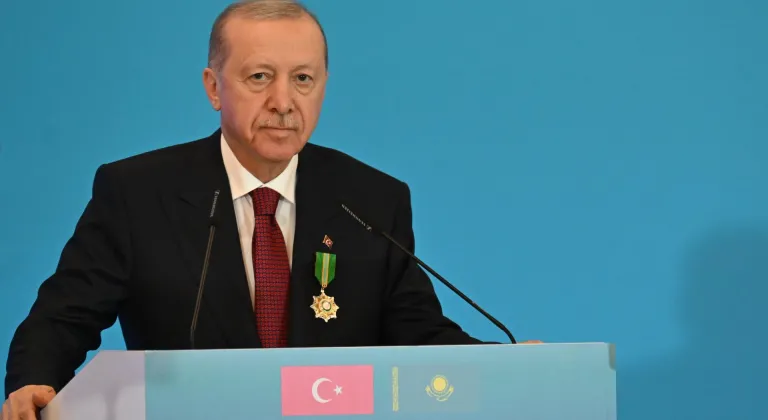 Cumhurbaşkanı Erdoğan: "(Kazakistan ile) Karşılıklı güvene dayalı güçlü ortaklığımız sayesinde ticaret hacmimiz geçtiğimiz yıl sonu itibarıyla 10 milyar dolara yaklaştı"