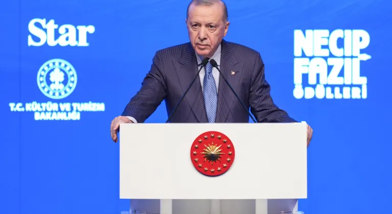 Cumhurbaşkanı Erdoğan: "(Necip Fazıl Ödülleri) Türkiye'nin kültür sanat havzasını çoraklaştıran, al gülüm ver gülümcü anlayışın önemli ölçüde kırılmasına katkı sunmuştur."