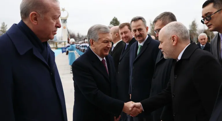 Cumhurbaşkanı Erdoğan, Özbekistan Cumhurbaşkanı Mirziyoyev ile bir araya geldi