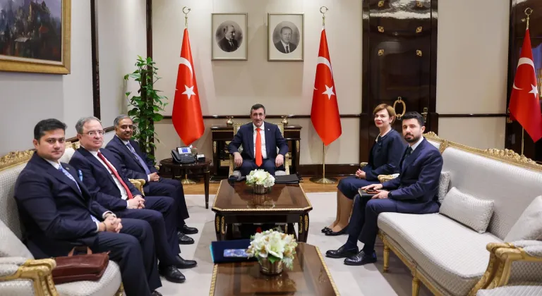 Cumhurbaşkanı Yardımcısı Yılmaz, D-8 Genel Sekreteri Büyükelçi Mahmood'u kabul etti: