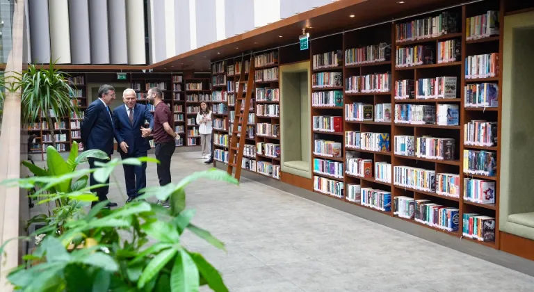Cumhurbaşkanı Yardımcısı Yılmaz, İstanbul'da ziyaretlerde bulundu