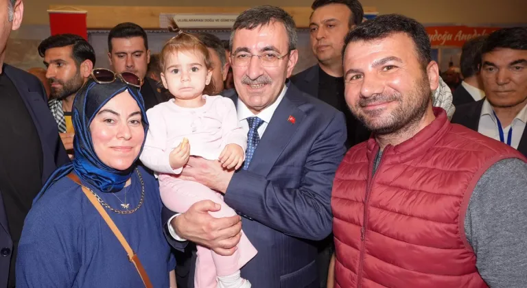 Cumhurbaşkanı Yardımcısı Yılmaz, Uluslararası Doğu ve Güneydoğu Konfederasyonunun etkinliğini ziyaret etti