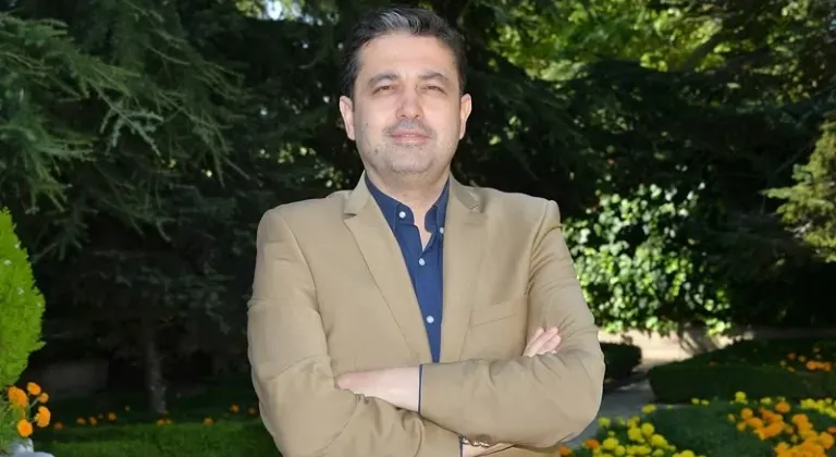 Cüneyd Altıparmak yazdı: Çocuklar için sosyal medyada yeni dönem, sigara satışında kimlik doğrulaması ve güvenli internet medyası