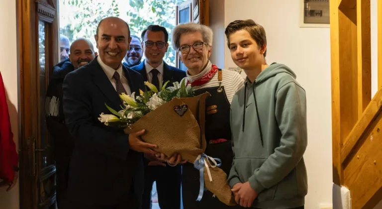 Datça'da öğrenciler sanatçı Aljohara Jeje ile üretim sürecini deneyimledi