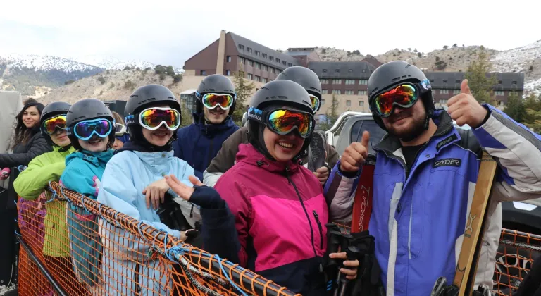 Davraz Kayak Merkezi hafta sonunda yaklaşık 24 bin kişiyi ağırladı