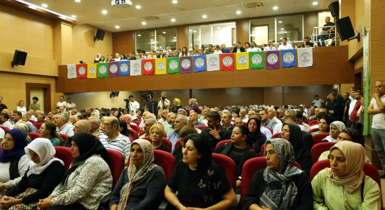 DEM Parti Eş Genel Başkanı Bakırhan, Şanlıurfa'da "Barış ve Demokratik Toplum Buluşmaları"na katıldı