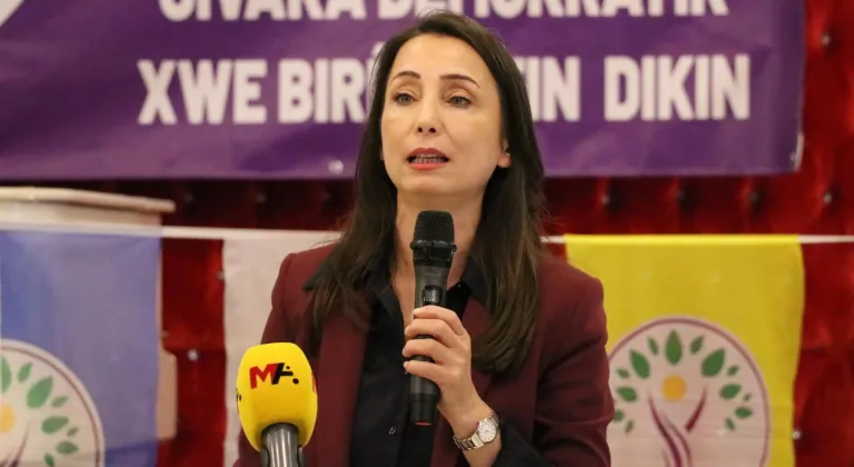DEM Parti Eş Genel Başkanı Hatimoğulları, Adana'da partisinin il kongresinde konuştu: