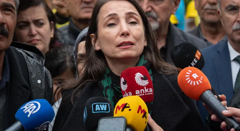 DEM Parti Eş Genel Başkanı Hatimoğulları, Ankara'da eylem yapan maden işçilerini ziyaret etti