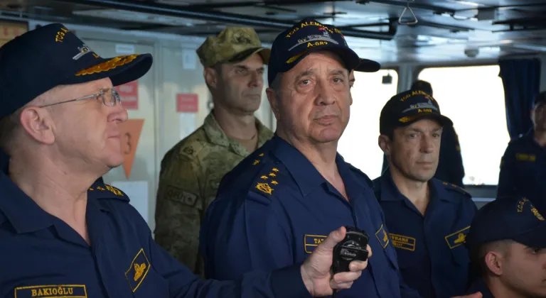 Deniz Kuvvetleri Komutanı Oramiral Tatlıoğlu, telsizle tatbikata katılan personele seslendi: