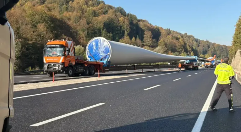 Dev kanatlar yolu kapattı