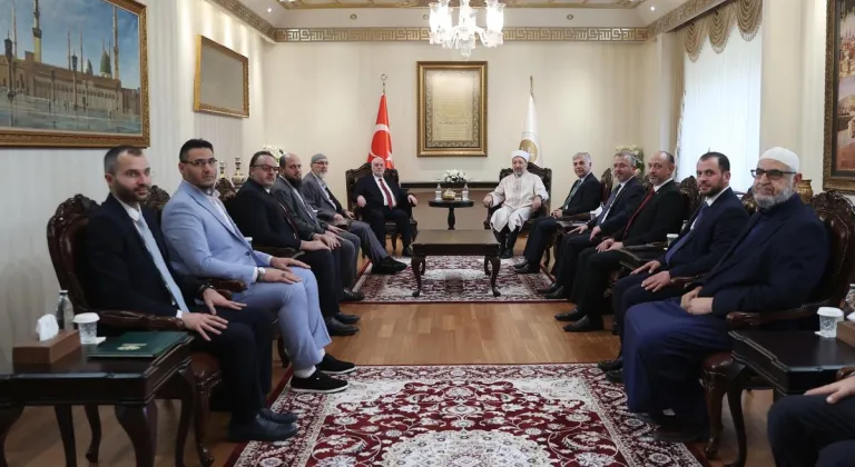Diyanet İşleri Başkanı Arpaguş, Suriye Vakıflar Bakanı Şukri ile görüştü