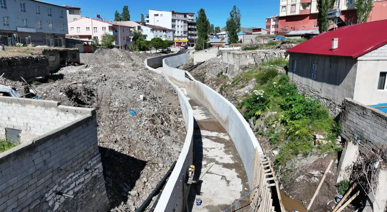 DSİ Ağrı'da taşkın riskine karşı yatırımlarını sürdürüyor