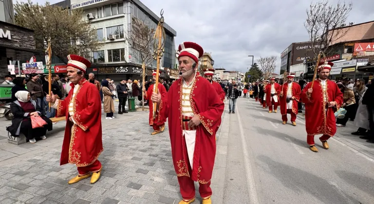 Düzce'de mehteran takımının gösterisi renkli görüntüler oluşturdu