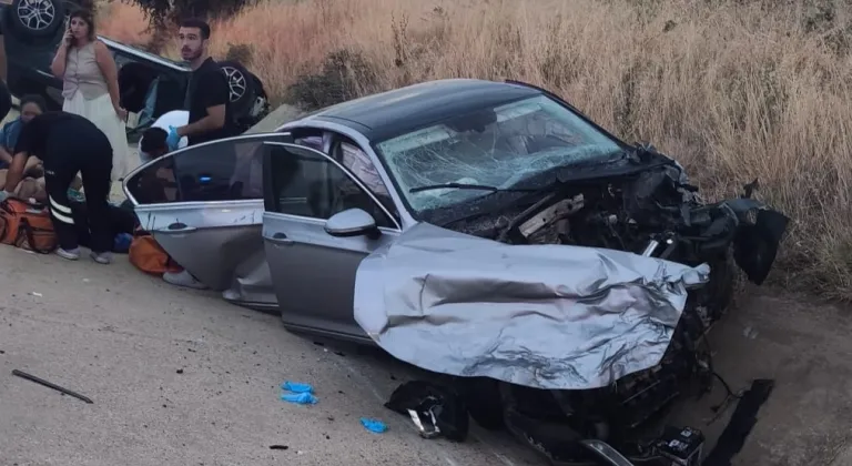 Edirne iki otomobilin çarpıştığı kazada 9 kişi yaralandı