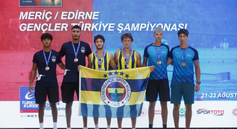 Edirne'de gerçekleştirilen Yeşilay Gençler Türkiye Kürek Şampiyonası sona erdi