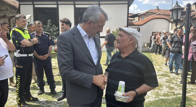 Edirne'de her hafta cuma vaktinde "gönül sofrası" kuruluyor