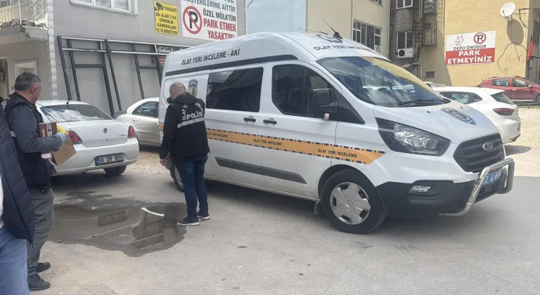 Edirne'de iki grup arasında yol verme meselesinden çıkan kavgada 3 kişi yaralandı