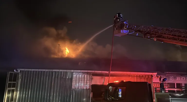 Edirne’de iki iş yerini etkileyen yangın söndürüldü